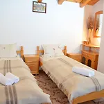 Trenchova 3*