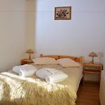Trenchova Konukevi 3*