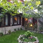 Trenchova Konukevi