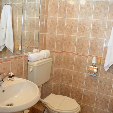 Trenchova Gasthuis 3*