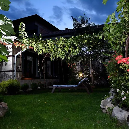 Gasthuis Trenchova 3*