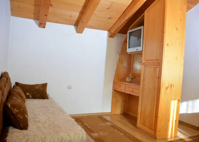 тренчова къща 3*